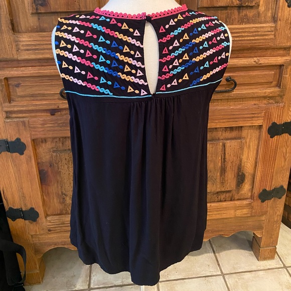 Savannah Jane L sleeveless embroidered top - Picture 3 of 4